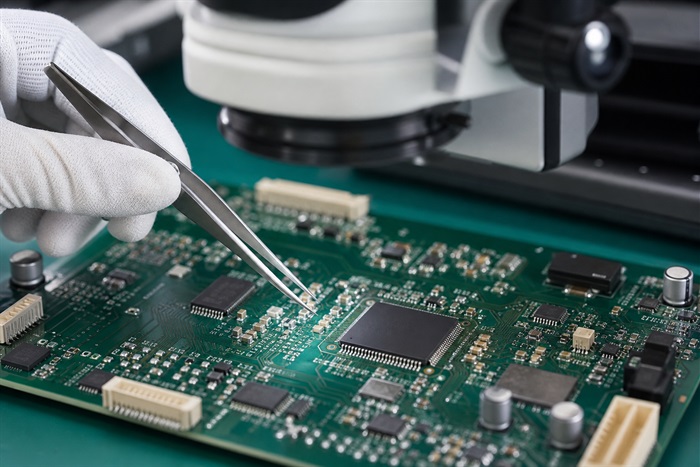 Ceramic capacitor on board placement near IC pins during PCBA inspection