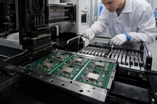 GPS navigation PCB assembly, SMT production of compact GNSS navigation boards