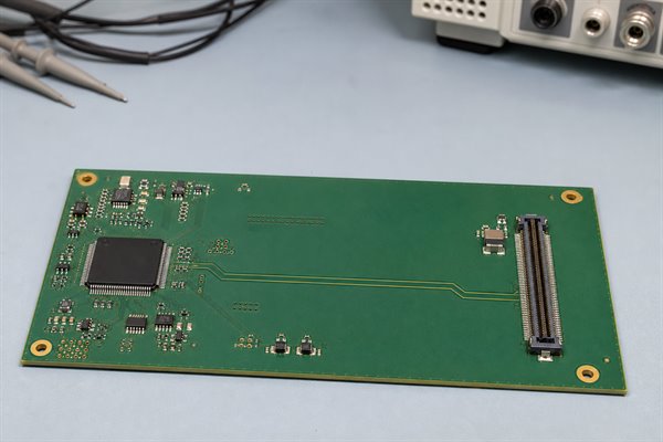 LVDS PCB example, matched differential traces routed between an integrated circuit and board connector
